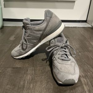 Women’s New Balance 696